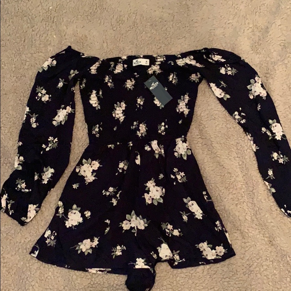 BRAND NEW Hollister romper❤️